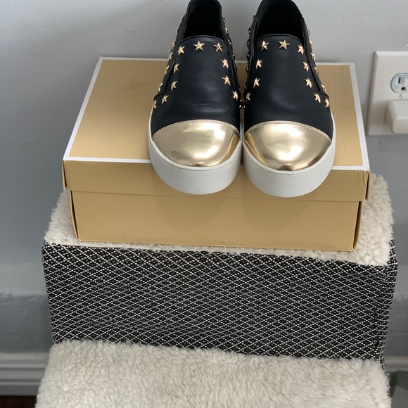 Reposh Michael Kors Fancy Tennis - Picture 2 of 3